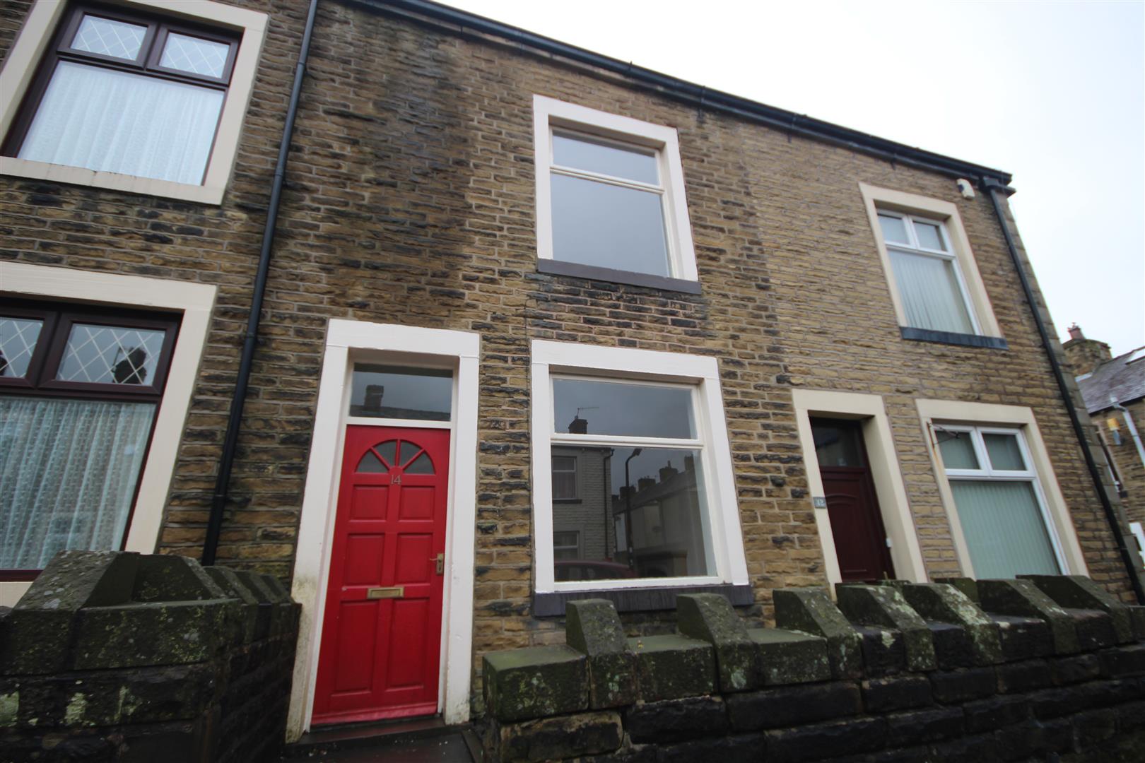 3 bedroom mid terrace house To Let in Colne - IMG_9671.JPG
